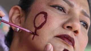 Casos de violência política de gênero crescem 11 vezes no Brasil entre 2022 e 2026
