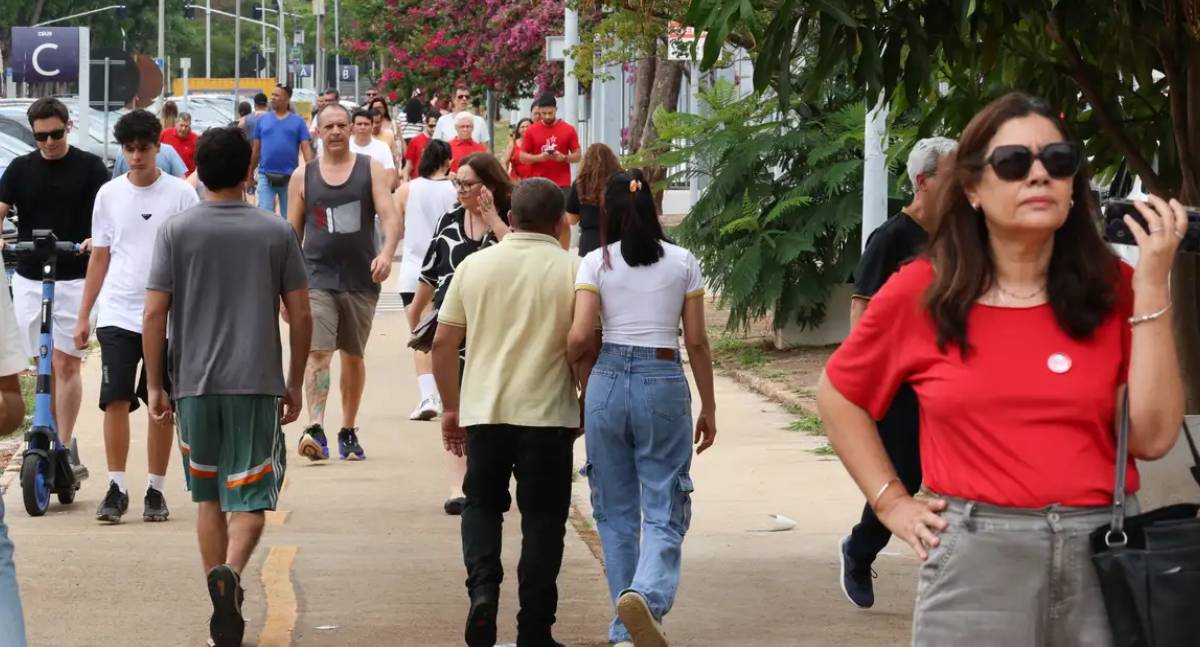 Cenário de violência política atinge 134 casos no primeiro turno das eleições de 2026, com foco desproporcional em mulheres