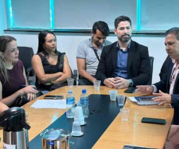 Cláudia de Jesus cobra melhorias para a educação em Rondônia