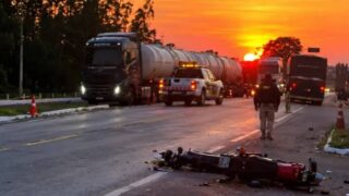 Colisão entre carreta e motocicleta resulta em morte na BR 364 em Rondônia