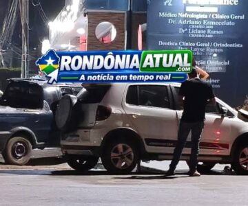Colisão entre CrossFox e Fiat Strada mobiliza atenção no cruzamento da T-15 em RO