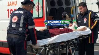 Colisão entre motoneta e carro deixa mulher ferida no cruzamento da T-14 em RO