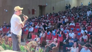 IEL-RO e Sebrae lotam teatro com evento sobre gestão e empreendedorismo