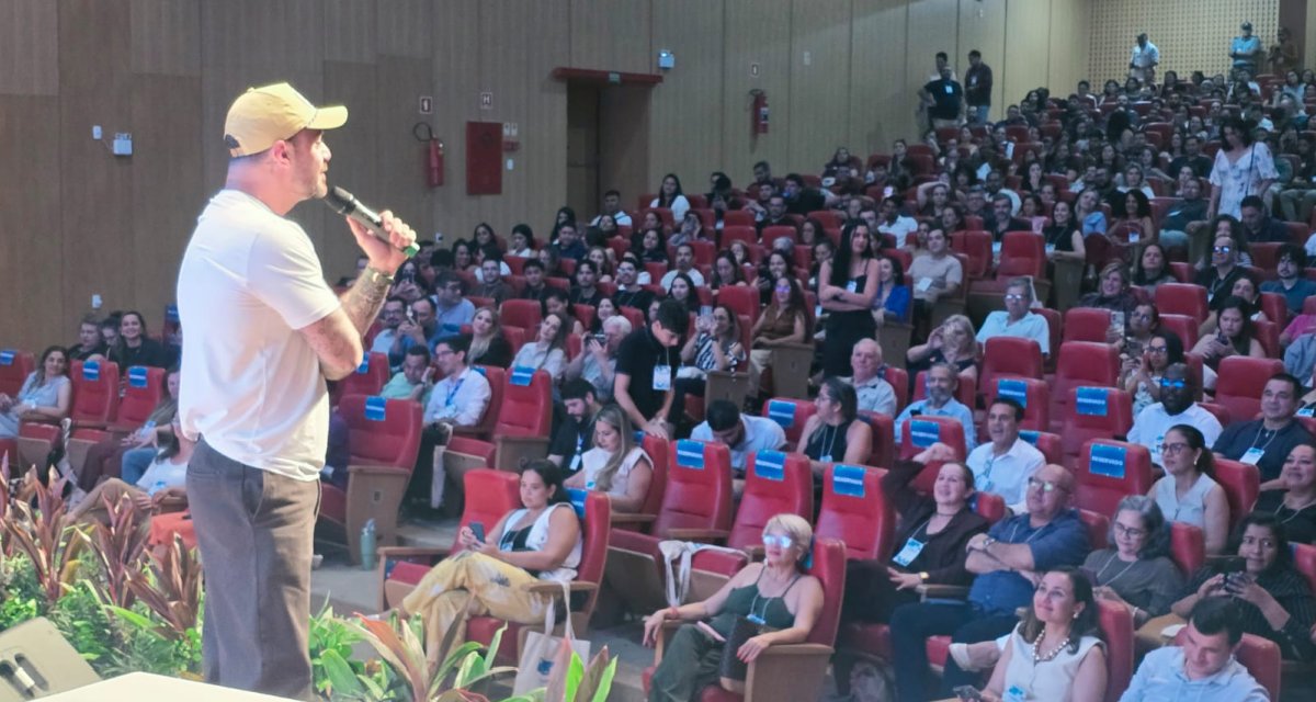 IEL-RO e Sebrae lotam teatro com evento sobre gestão e empreendedorismo