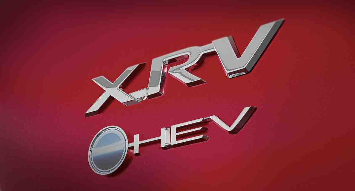 Corolla Cross XRV Hybrid chega por R$ 213.990
