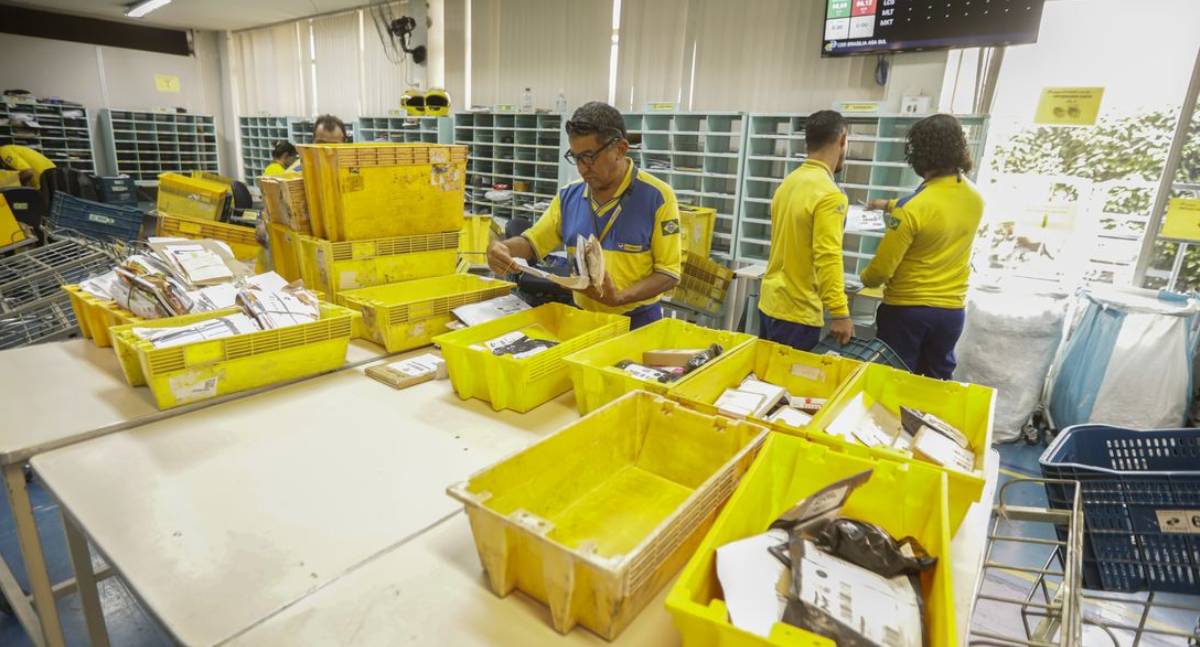 Correios e AliExpress renovam parceria estratégica para acelerar entregas de compras internacionais no Brasil