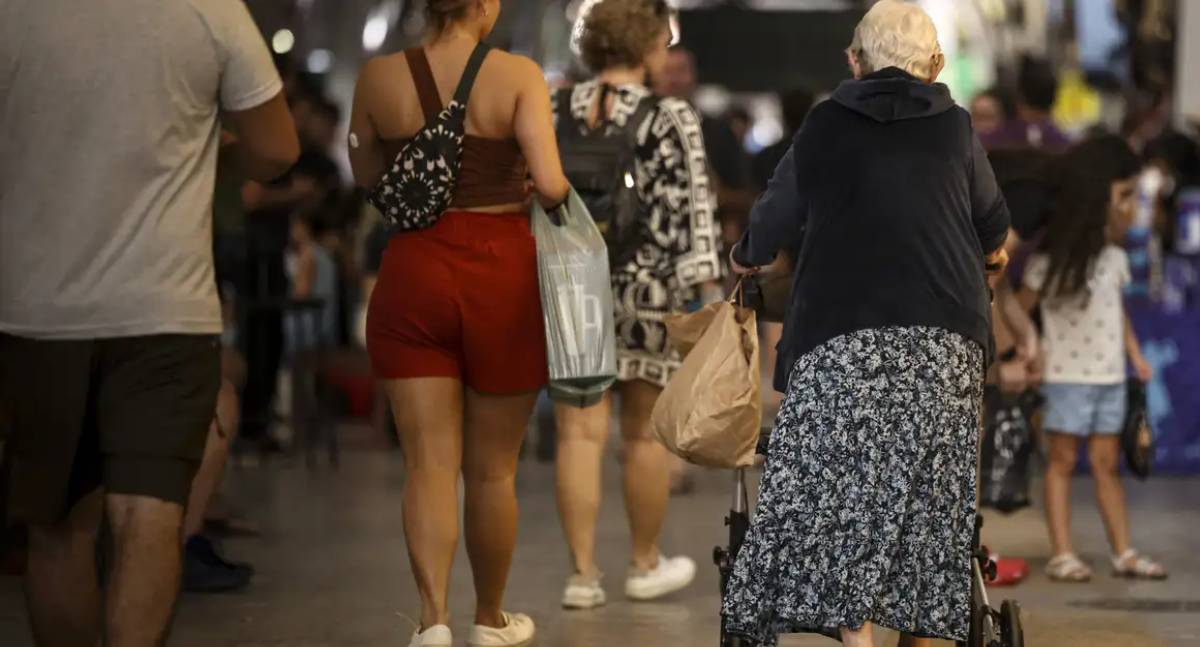 Corte de R$ 200 bilhões no orçamento inviabiliza proteção a benefícios sociais, apontam economistas