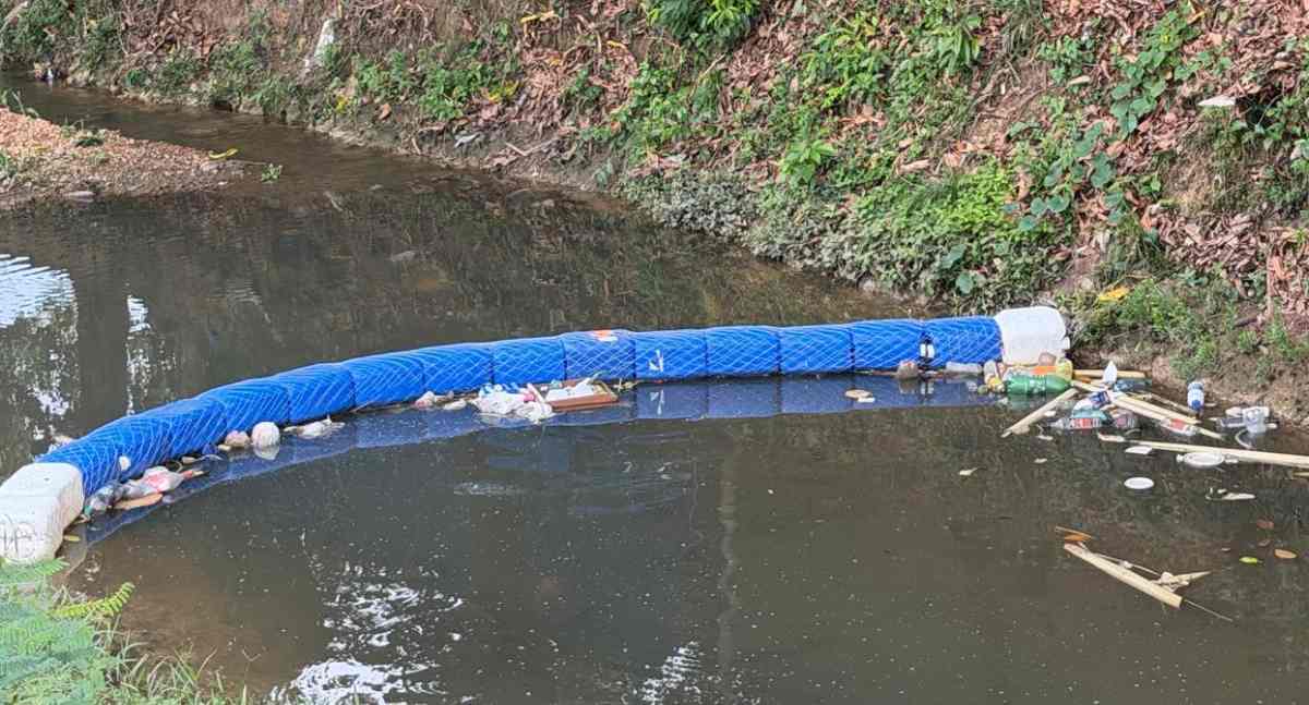 Ecobarreira retira quase 50 kg de lixo do igarapé Belmont, em Porto Velho