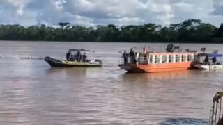 Embarcação afunda no Rio Mamoré perto do Porto Oficial de Guajará-Mirim