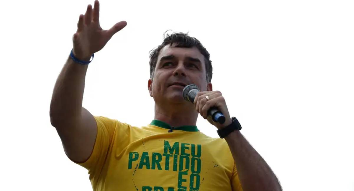 Empresário mexicano afirma que Flávio Bolsonaro chegou aos EUA em operação articulada por autoridade americana