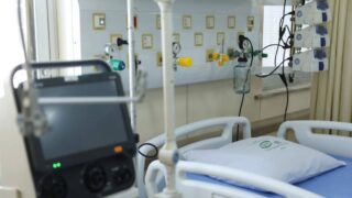 Estudo da Amib revela discrepância na qualidade entre UTIs públicas e privadas no Brasil