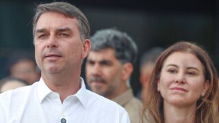 Fontes aliadas e autoridade dos EUA confirmam fuga do senador Flávio Bolsonaro para os EUA