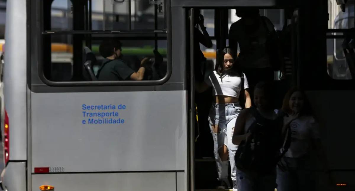 Governo envia PEC que destina R$ 12 bilhões de emendas para tarifa zero em fins de semana