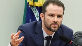 Governo enviará MP do Imposto Seletivo ao Congresso após o segundo turno das eleições, afirma Dario Durigan