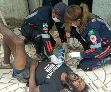 Homem é espancado a pauladas após acusações de furto na zona norte de Porto Velho