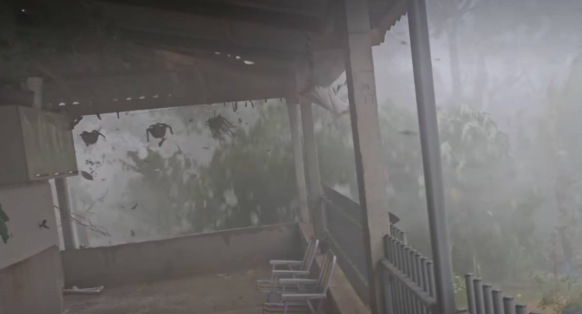 Imagens de vendaval assusta moradores em Alto Alegre dos Parecis em RO