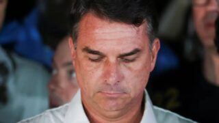 Itamaraty convoca diplomata argentina após envolvimento do governo Milei na fuga de Flávio Bolsonaro