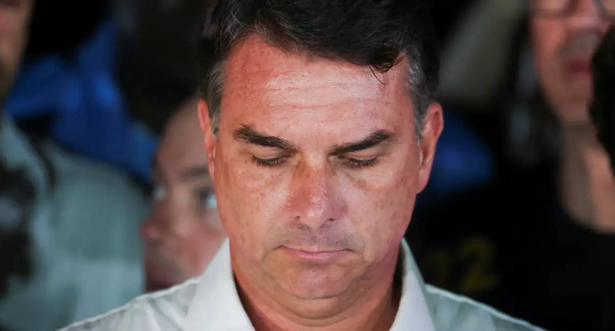 Itamaraty convoca diplomata argentina após envolvimento do governo Milei na fuga de Flávio Bolsonaro