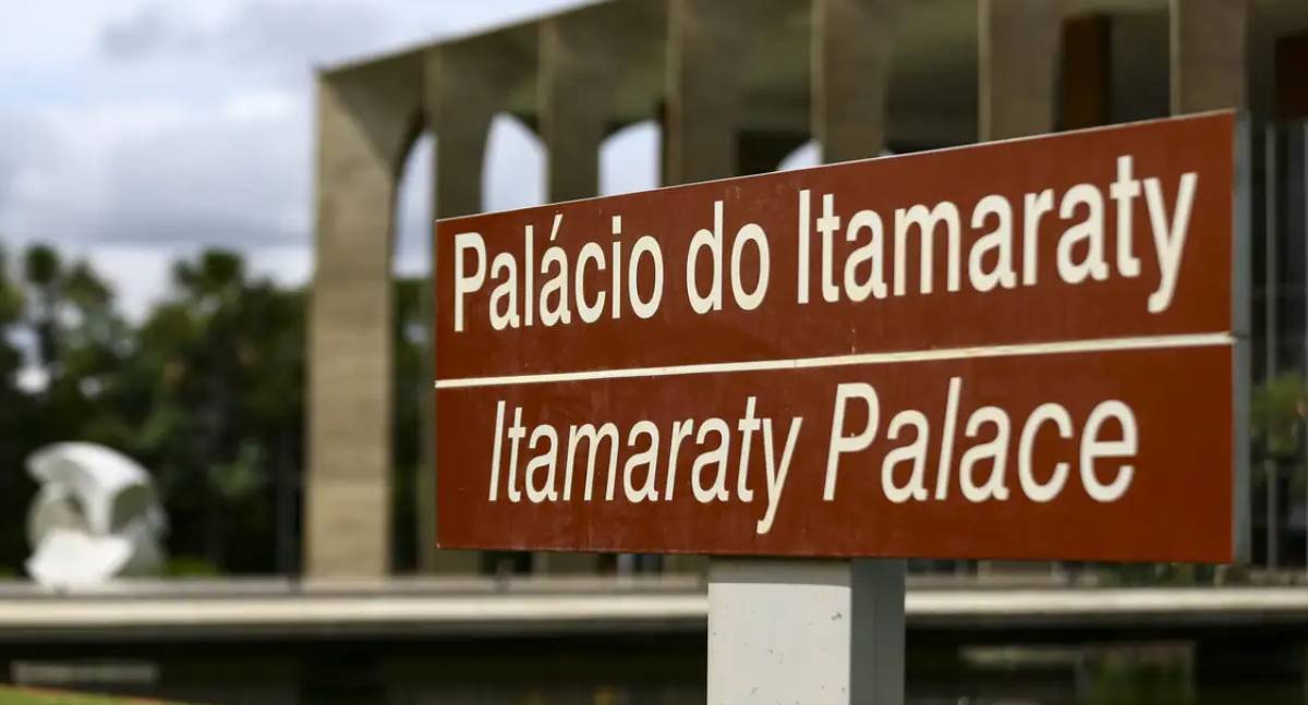 Itamaraty emite nota de repúdio após novas ofensas de Javier Milei e insinuações sobre eleições no Brasil