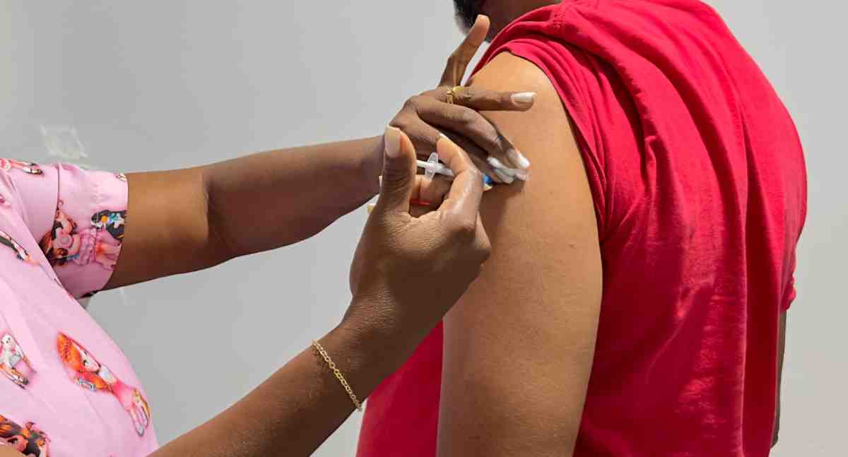 Jaru realiza vacinação e testes rápidos na Comunidade Nossa Senhora de Luz
