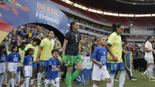Lula e Flávio Bolsonaro divergem sobre propostas para o esporte