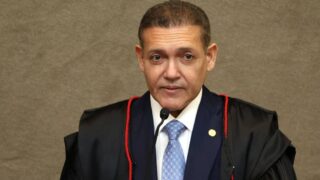 Ministro Kassio Nunes Marques dá prazo de 10 dias para PGR se manifestar sobre revisão criminal de Jair Bolsonaro