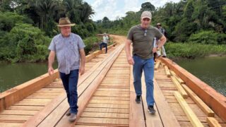 Pedro Fernandes acompanha obras do DER na Ponte do Cabeça, na RO-010