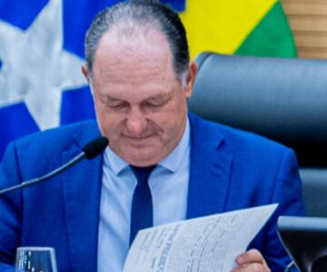 Pedro Fernandes leva ao governador eleito pedido de recapeamento e pavimentação de rodovias do Vale do Jamari
