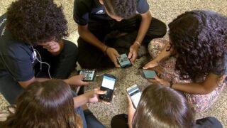 Pesquisa revela que 82% dos brasileiros rejeitam o uso de celulares por crianças de até três anos