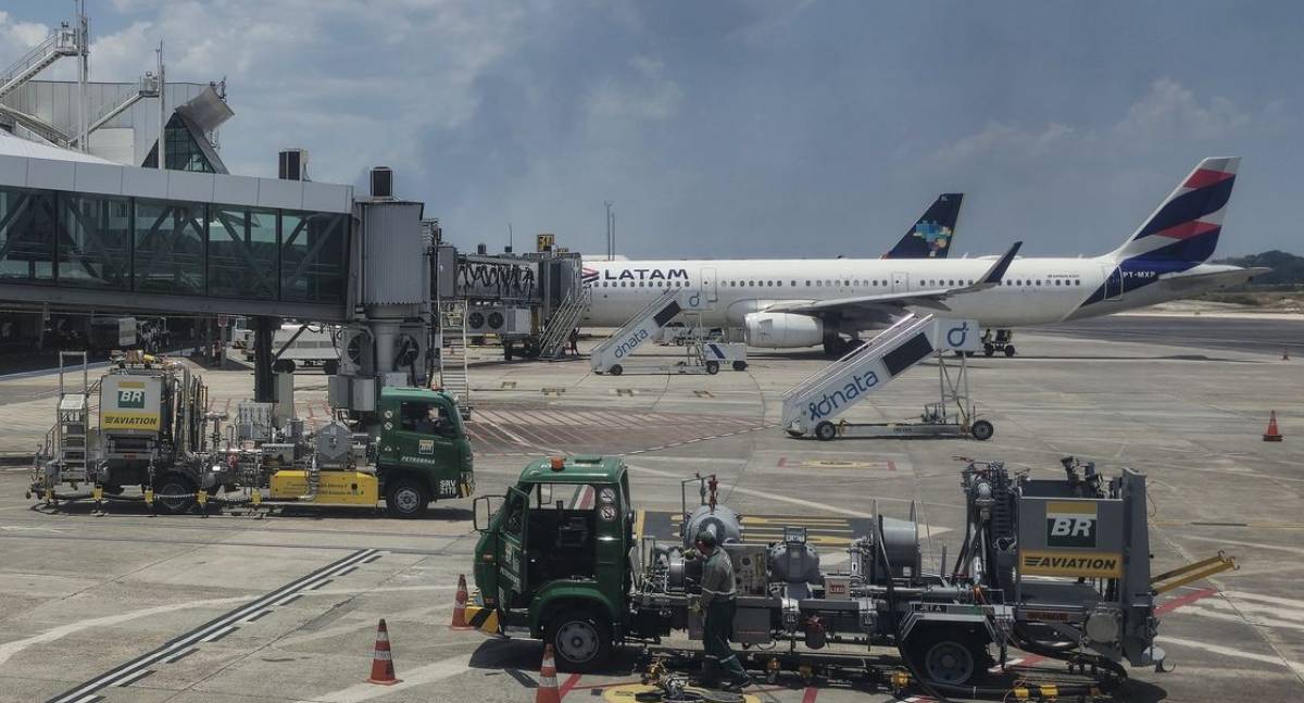 Petrobras eleva o preço do querosene de aviação nas refinarias brasileiras