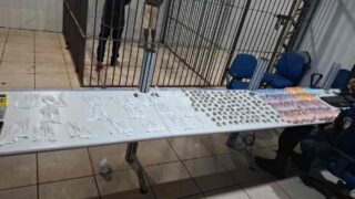 Polícia apreende 201 porções de drogas no bairro São Francisco