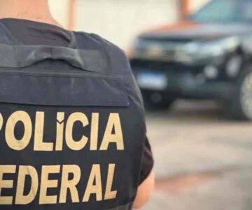 Polícia Federal apreende trator, caminhão e madeira retirada de terra indígena em Rondônia