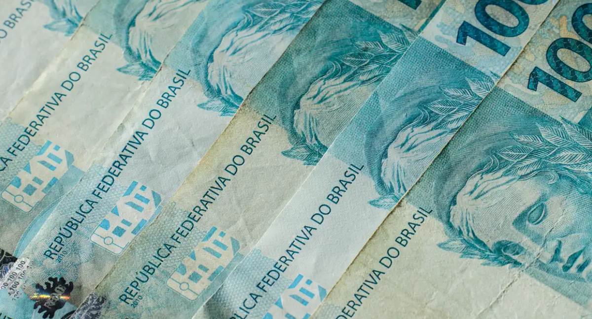 Prazo para micro e pequenas empresas definirem regime tributário com a reforma encerra nesta sexta-feira
