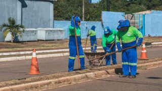 Prefeitura intensifica limpeza urbana em Porto Velho