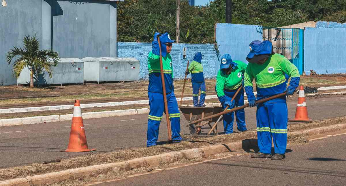 Prefeitura intensifica limpeza urbana em Porto Velho