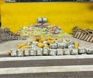 PRF apreende carregamento de drogas transportado em carreta na BR-364