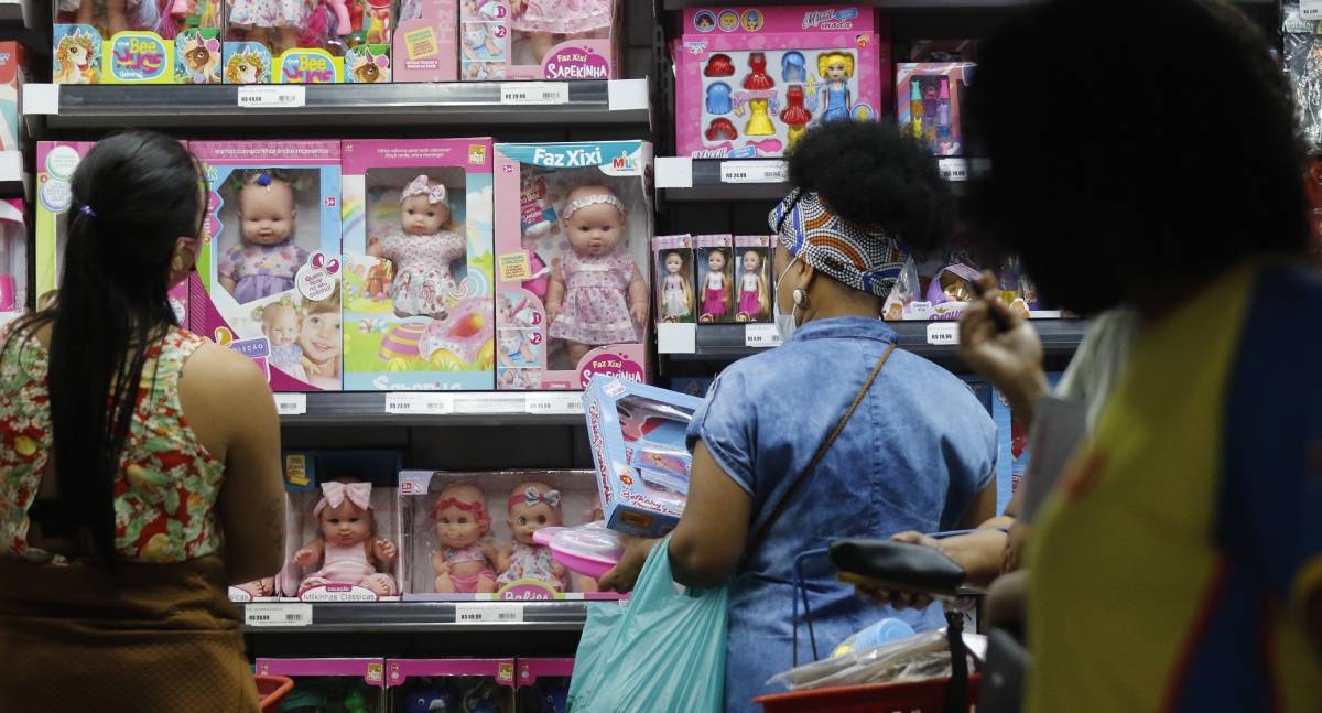 Sicredi orienta para compra consciente de presentes e oportunidade para ensinar sobre educação financeira
