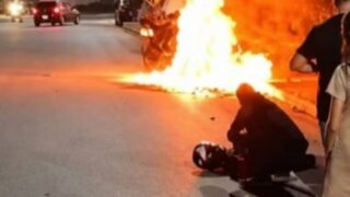 Três pessoas ficam feridas e motocicleta é destruída por fogo após colisão em RO