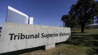 TSE determina suspensão de site que oferecia criptomoedas em troca de apoio a Flávio Bolsonaro