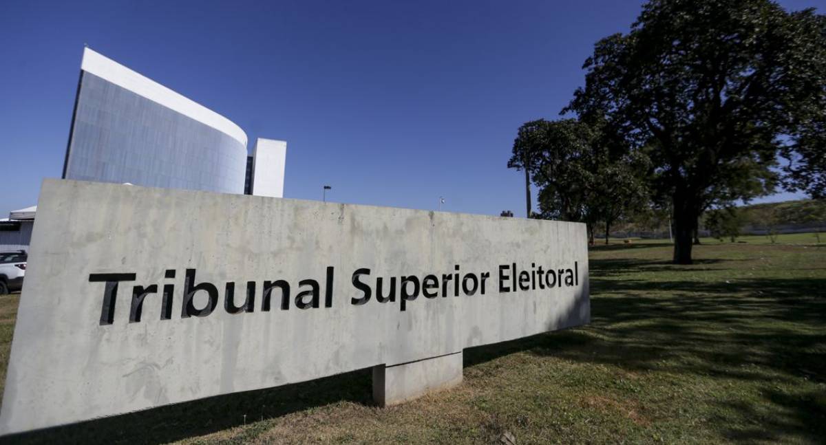TSE determina suspensão de site que oferecia criptomoedas em troca de apoio a Flávio Bolsonaro