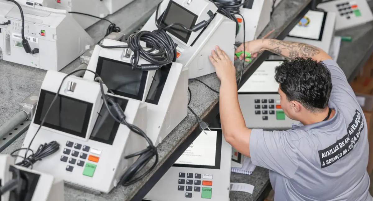 Urna eletrônica de 2026 traz novos recursos de acessibilidade para eleitores