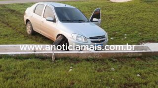 Veículo para em vala na BR-364 após suspeita de falha nos freios